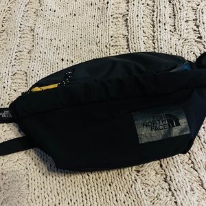 The North Face Black (w/ mustard yellow zipper accents) Belt Bag - NEW